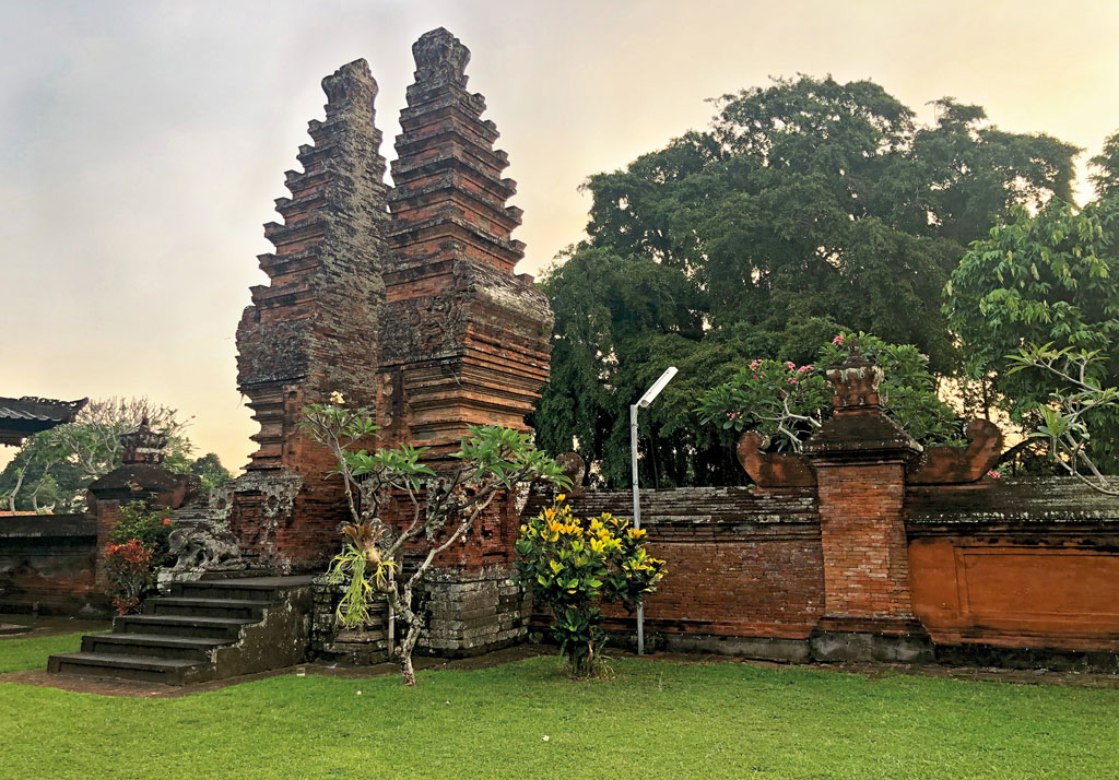 temple-Pura-Sada-Kapal
